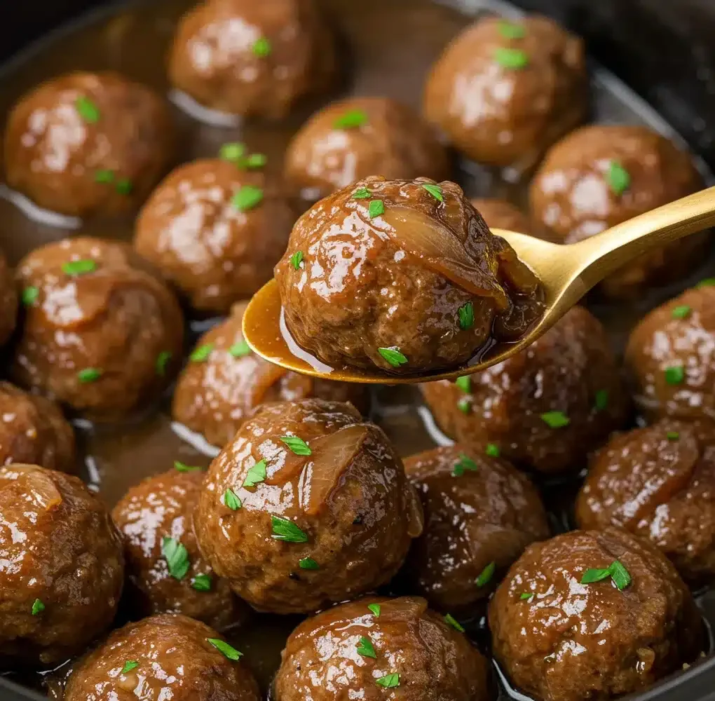 Slow Cooker French Onion Meatballs 4 Image fx 22 e1755366977961